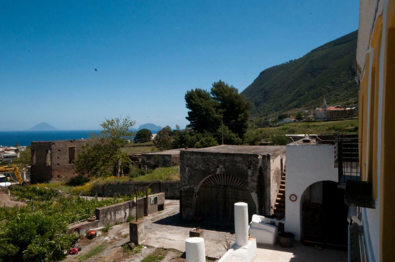 Casa Vacanze Dell'Avvocato Hotel Malfa Kültér fotó