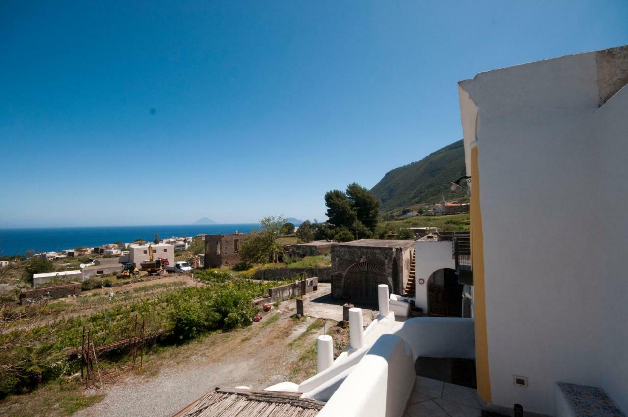 Casa Vacanze Dell'Avvocato Hotel Malfa Kültér fotó